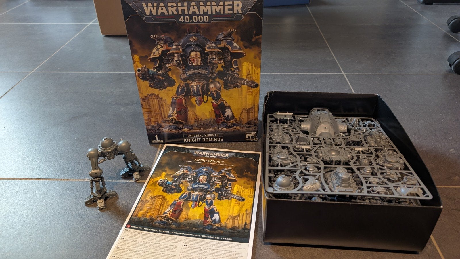 warhammer 40000 knight dominus deels gebouwd, Hobby en Vrije tijd, Wargaming, Ophalen of Verzenden, Gebruikt, Warhammer, Figuurtje(s)