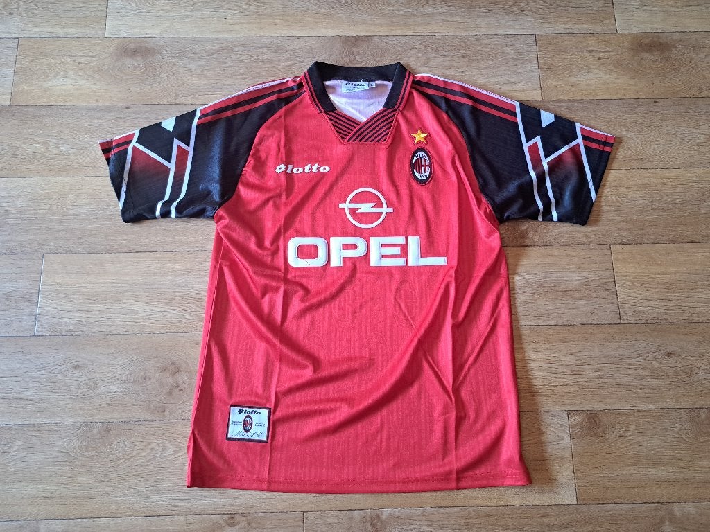 AC Milan voetbalshirt, Sport en Fitness, Voetbal, Maat L, Ophalen of Verzenden, Zo goed als nieuw, Shirt
