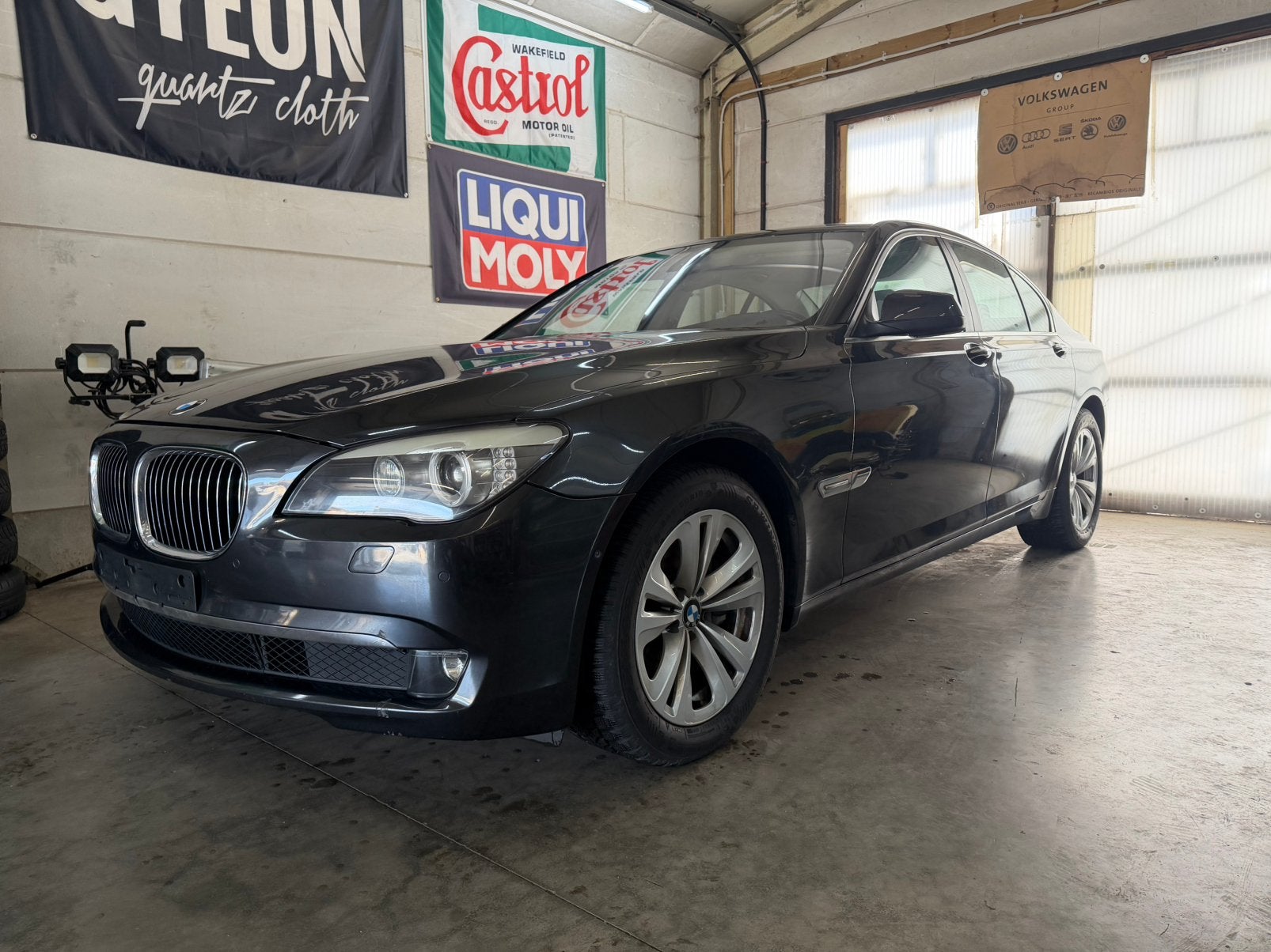 Bmw 740i 2009 128.000KM Start niet, Auto's, BMW, Automaat, Zwart, Lichtsensor, 7 Reeks