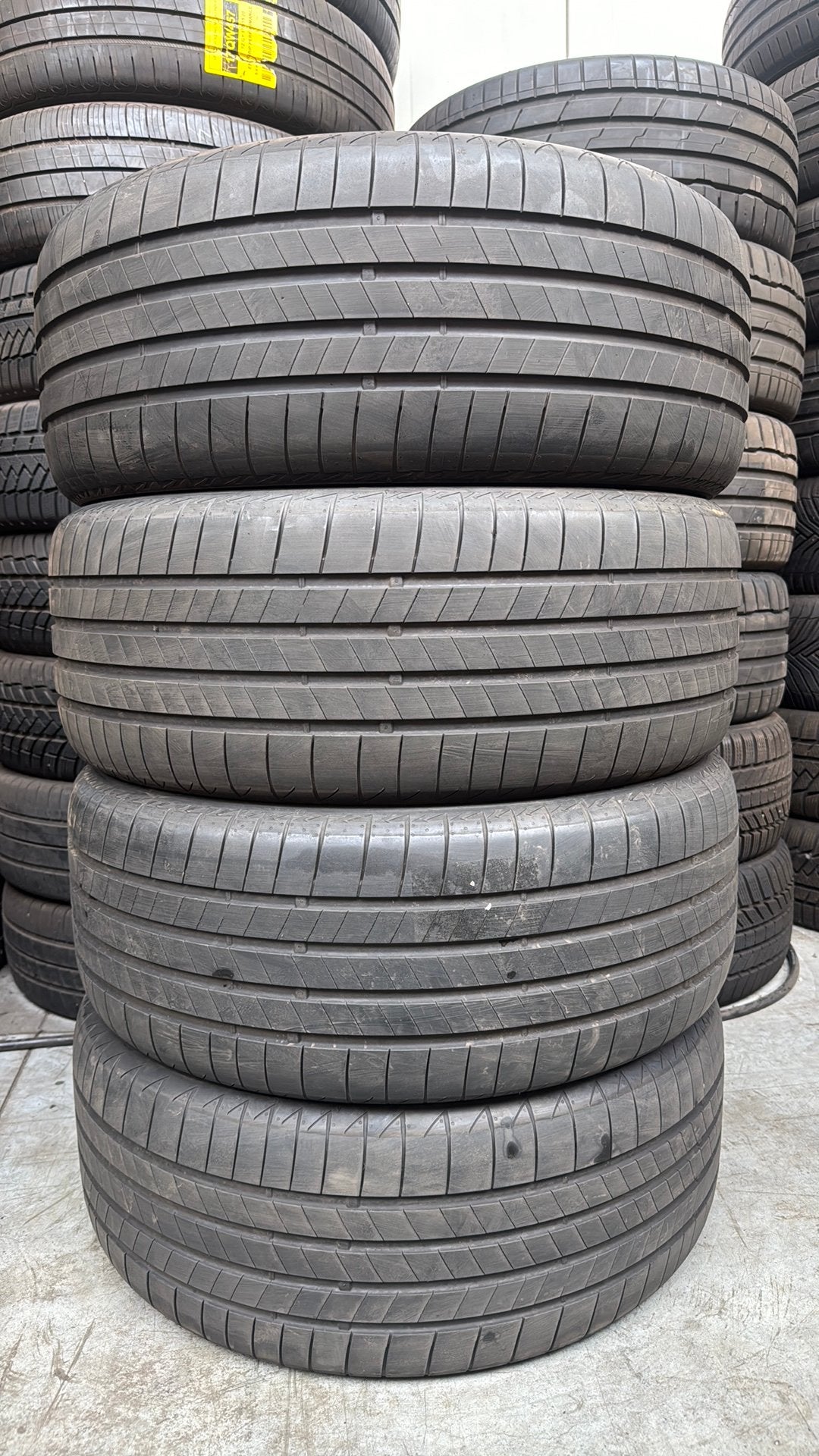 2554520 255/45/20 255/45R20 zomerbanden merk Bridgestone, Ophalen