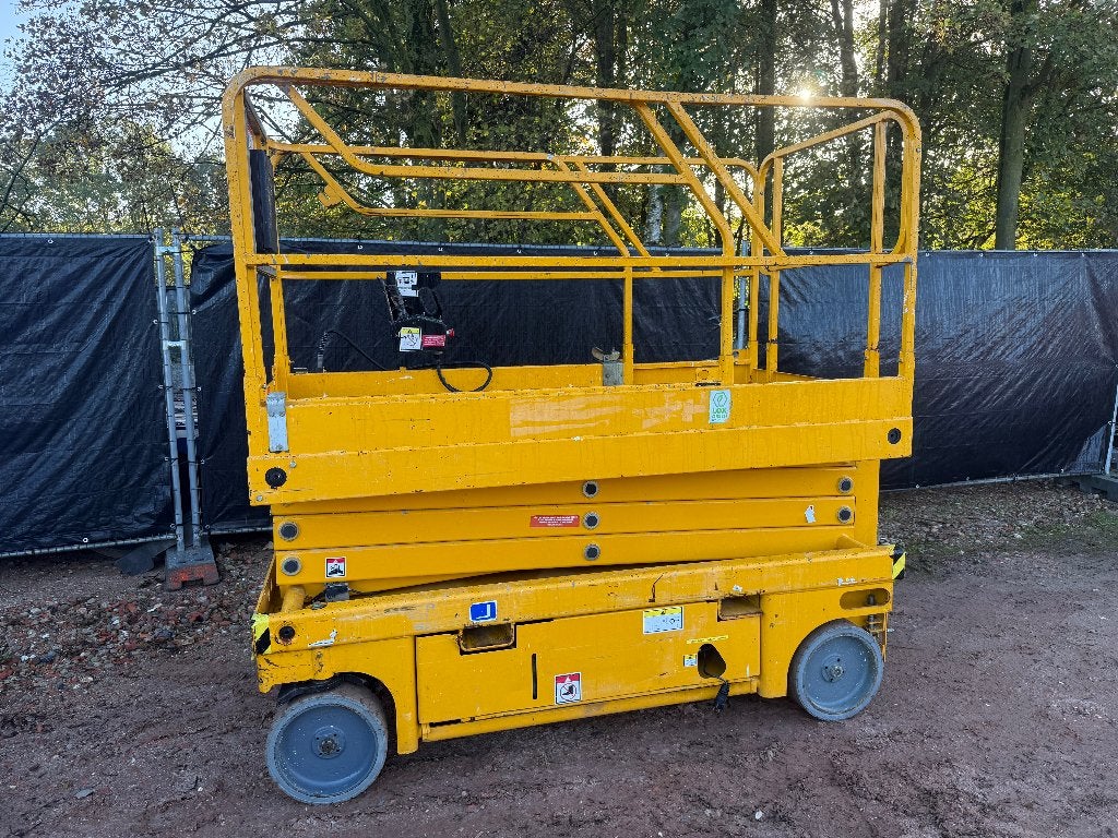 Haulotte Compact 10 Schaarlift 10m, Ophalen, Gebruikt, Elektrisch