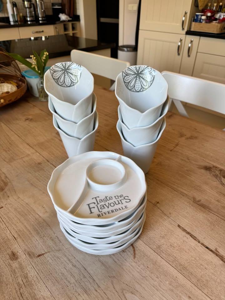 "cornets à frites" en porcelaine - 6 pièces, Enlèvement, Comme neuf, Blanc, Autres matériaux