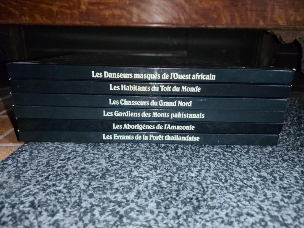 Cultuurboeken over onbekende volkeren, Boeken, Kunst en Cultuur | Beeldend, Zo goed als nieuw, Overige onderwerpen, Ophalen