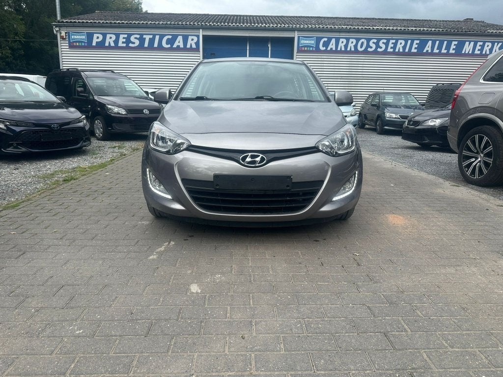 Hyundai i20 - 2013 - 103690 KM, Auto's, Hyundai, Automaat, Euro 5, Zwart, Bedrijf
