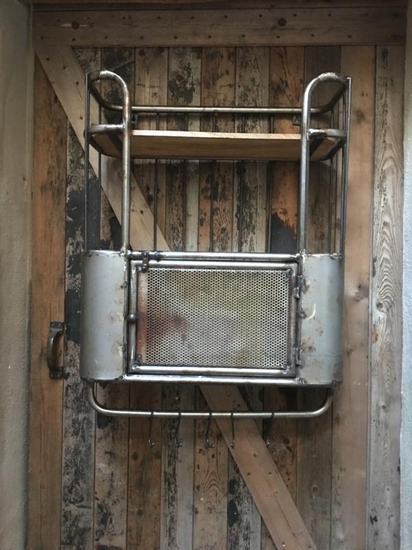 Industrieel wandrek, Ophalen, Zo goed als nieuw