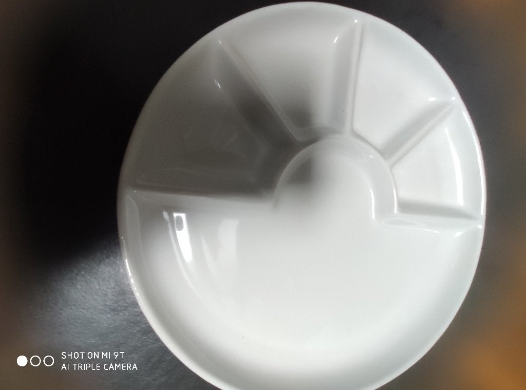 8 assiettes à fondue, Maison & Meubles, Assiettes(s), Enlèvement ou Envoi, Comme neuf, Porcelaine