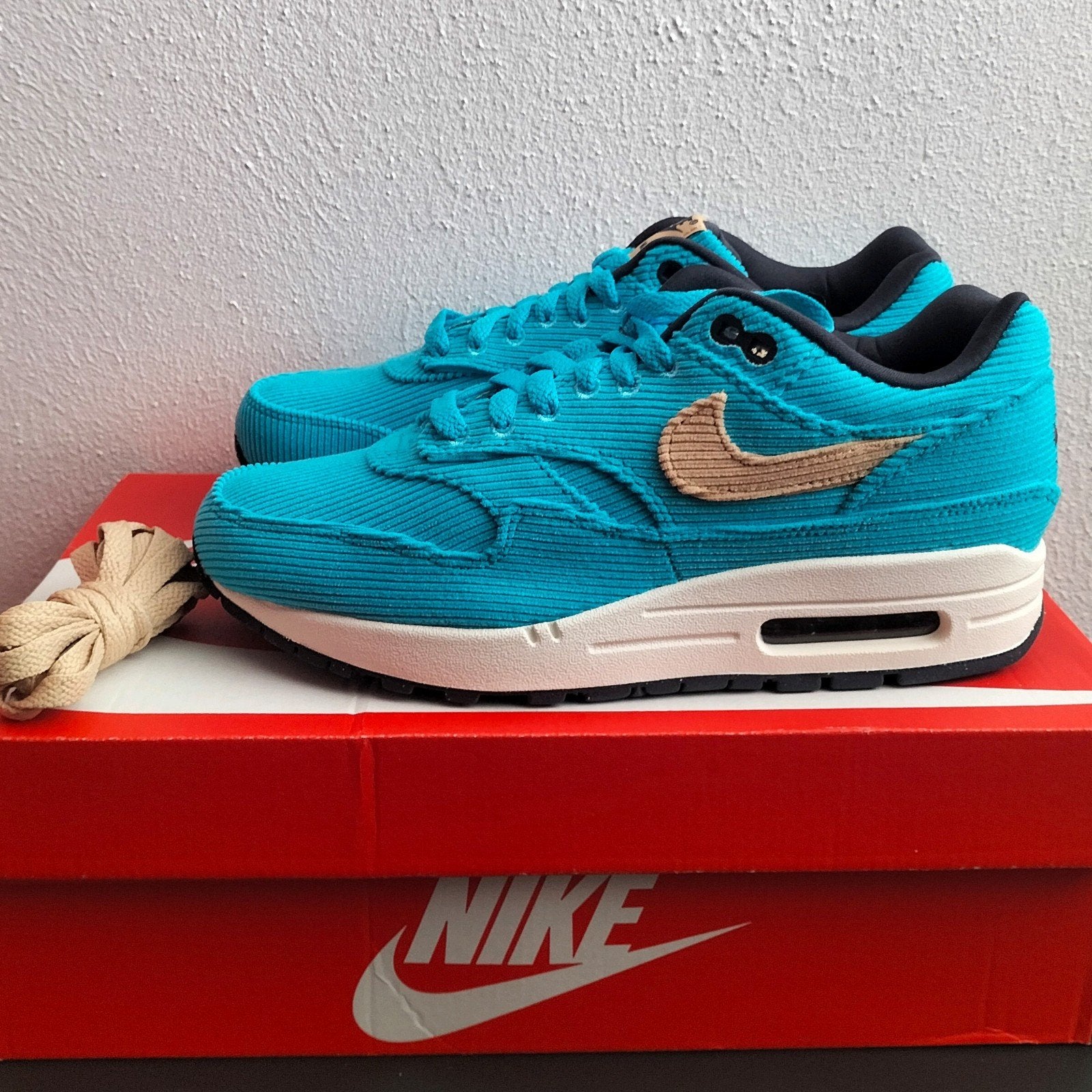 Nike Air Max 1 Corduroy (38.5) Blauw - NIEUW, Kleding | Dames, Schoenen, Nike, Nieuw, Sneakers, Verzenden
