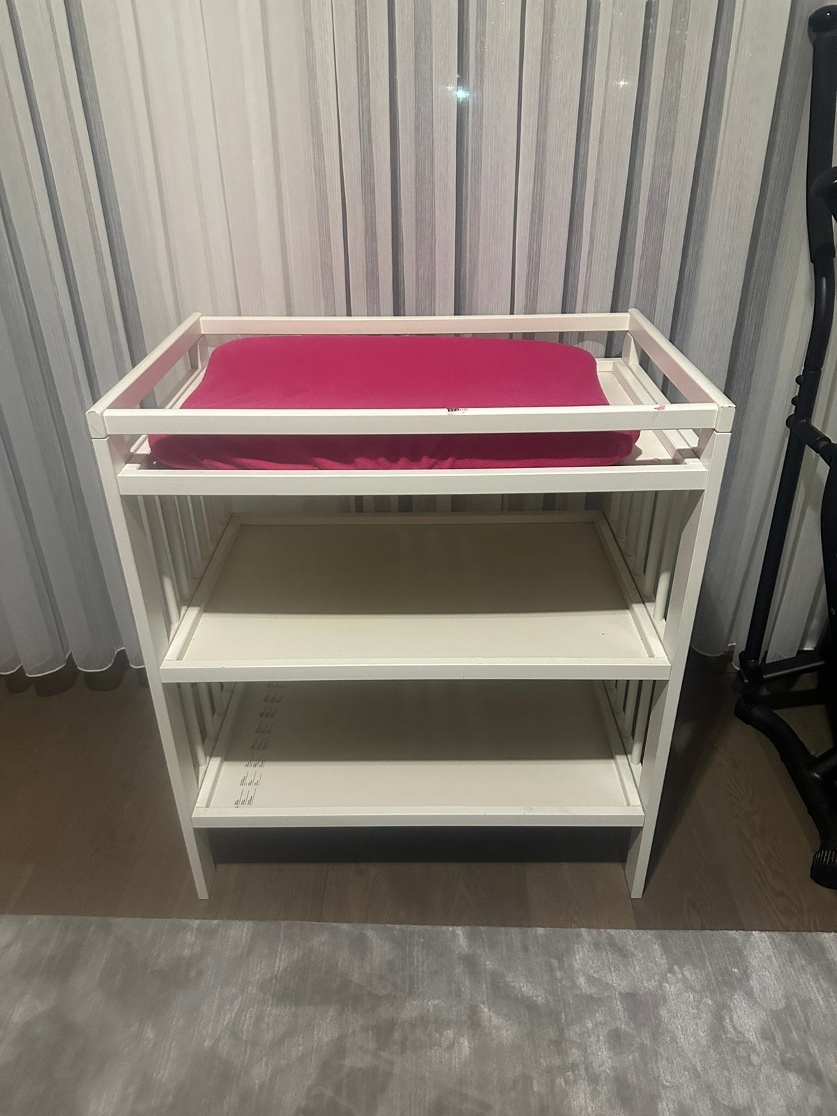 Baby verzorgingsbed Ikea, Enfants & Bébés, Enlèvement, Comme neuf