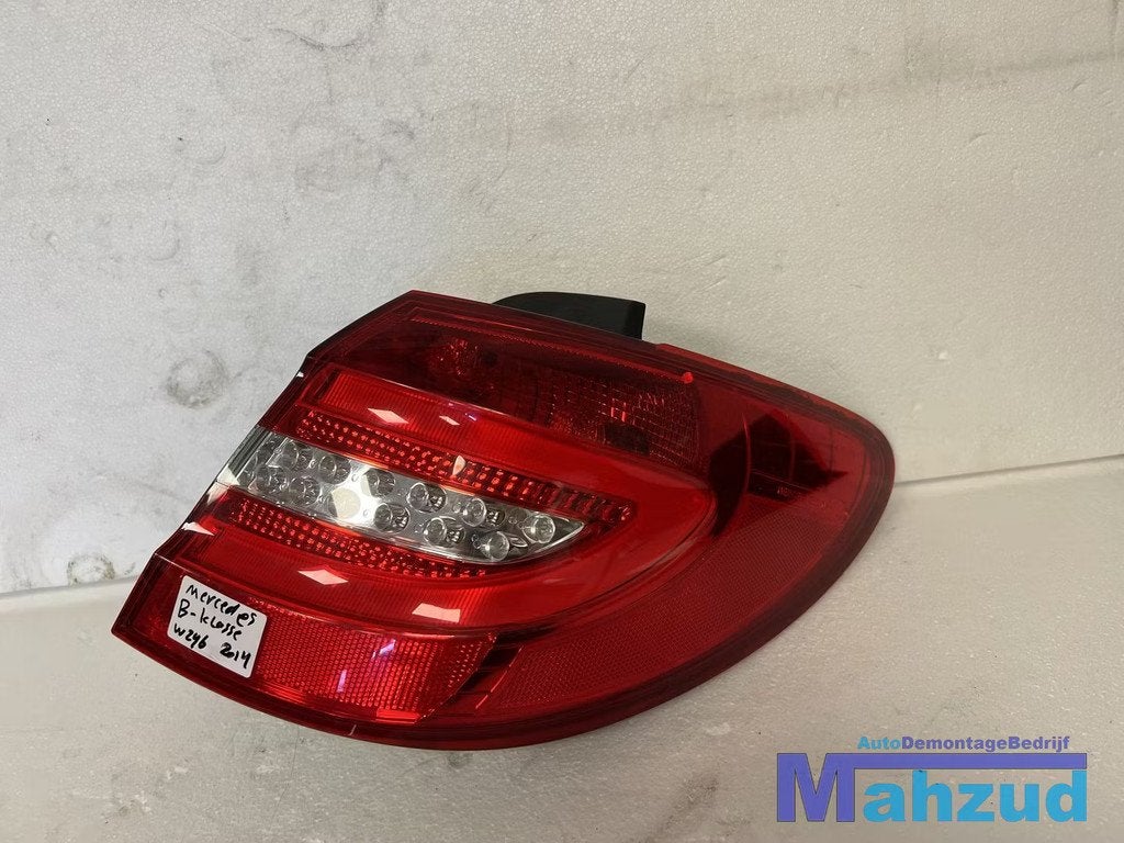 MERCEDES B-KLASSE W246 Rechts achterlicht LED 2011-2018, Auto-onderdelen, Gebruikt, Mercedes-Benz AG, Mercedes-Benz, Mercedesstrasse 120
70372  Stuttgart, DE