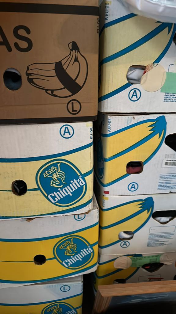 Gevulde bananendozen, Enlèvement, Comme neuf