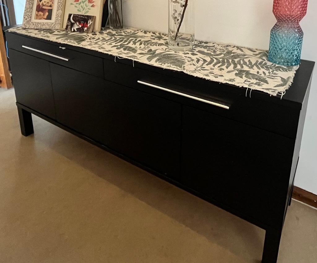 IKEA dressoir Bjursta, Huis en Inrichting, Kasten | Dressoirs, Met deur(en), 100 tot 150 cm, Zo goed als nieuw, 25 tot 50 cm