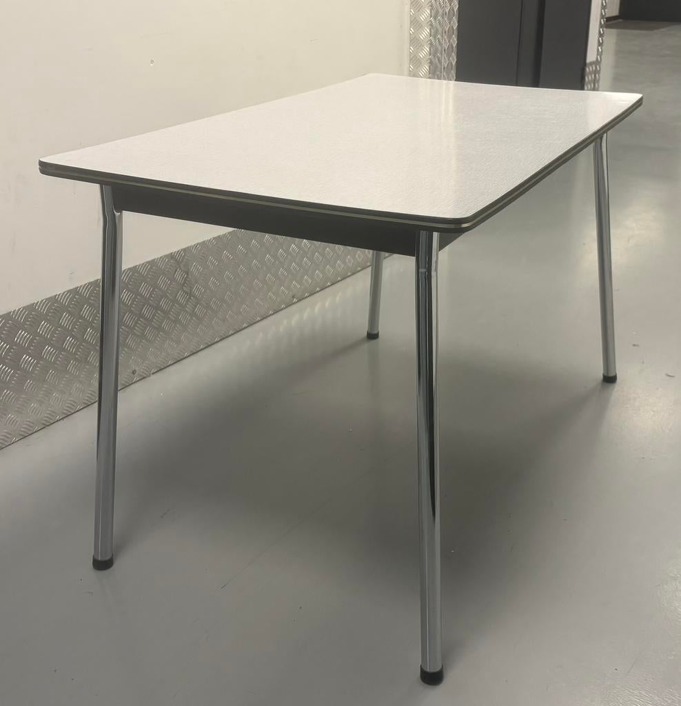 Vintage Tafel jaren 70 – Formica – Chromen Poten Topstaat, Maison & Meubles, Tables | Tables d'appoint, Utilisé, Rectangulaire