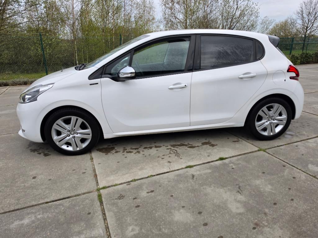Peugeot 208 1.2 Pure Tech Signature Airco Navi + Garantie, Auto's, 1199 cc, Wit, Bedrijf, 5 deurs