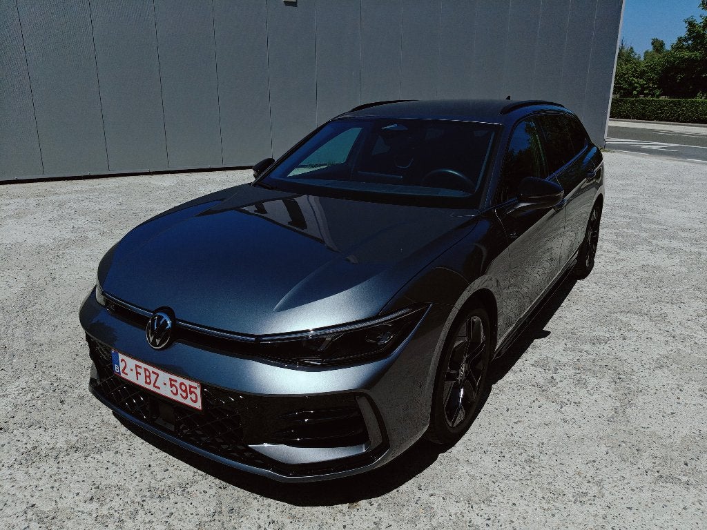 VW Passat R-Line 1.5 eTSI, Autos, Volkswagen, Particulier, Passat, ABS, Caméra de recul, Phares directionnels, Régulateur de distance