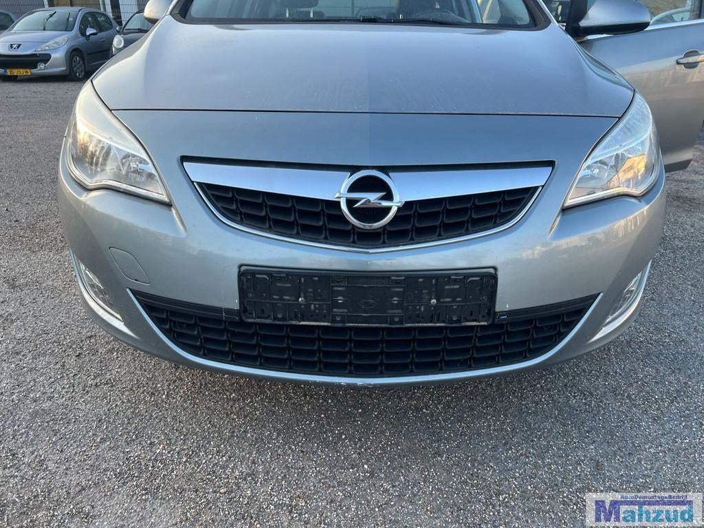 OPEL ASTRA J Grijs Z179 voorbumper 2009-2015, Auto-onderdelen, Gebruikt, Opel Automobile GmbH, Kontakt@opel-infoservice.de, Bumper
