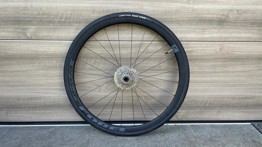 Racefits achterwiel  FORE 30 28inch met Shimano, Fietsen en Brommers, Fietsonderdelen, Ophalen, Zo goed als nieuw, Wiel