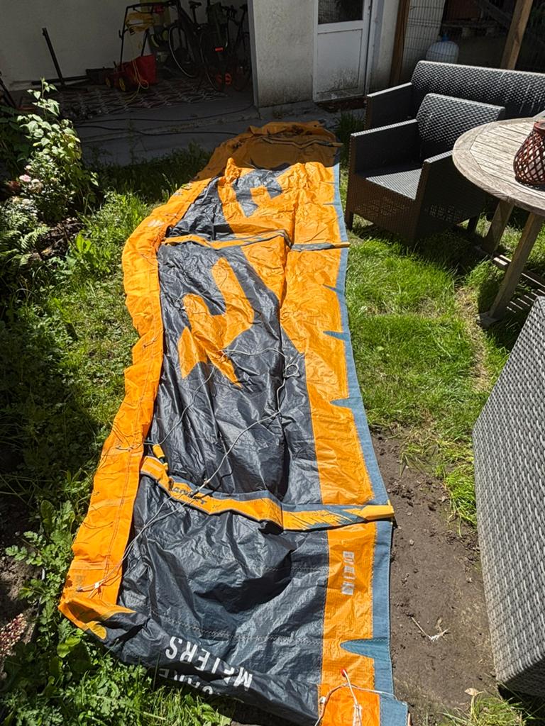 F-one bandit 8m 2021 + bar, Watersport en Boten, Kitesurfen, Ophalen, Gebruikt, Kite