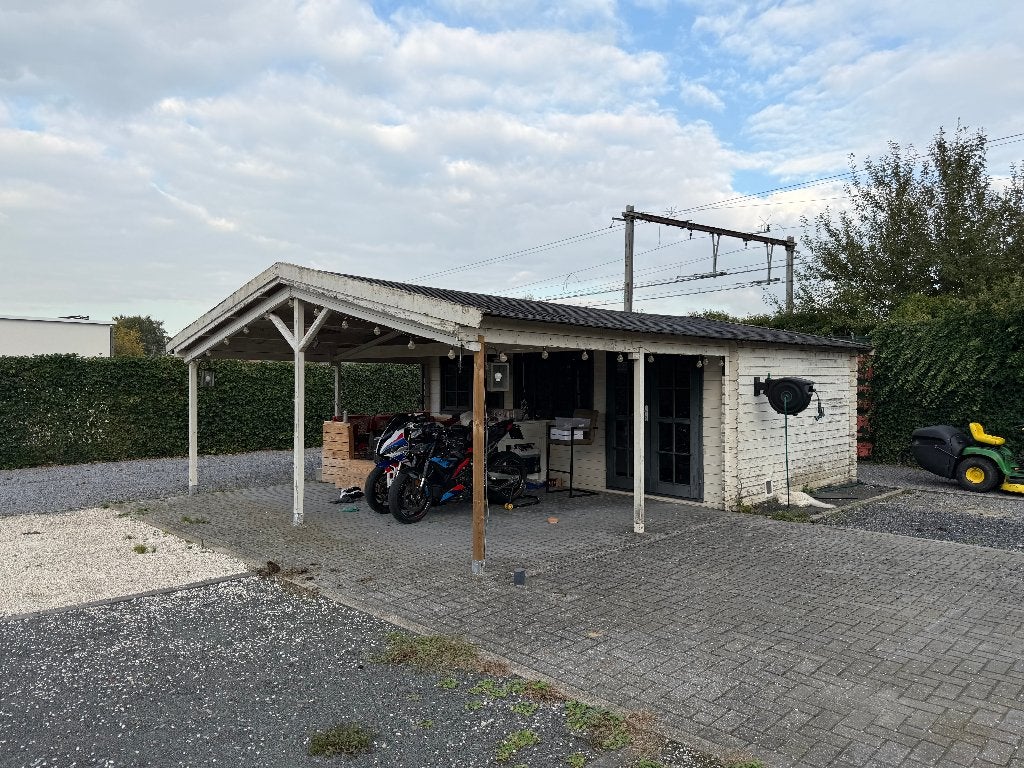 Tuinhuis met overkapping 45m2, Ophalen, Gebruikt, Tuinhuis, 2 ramen