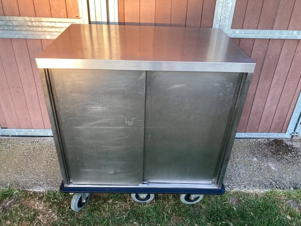 armoire à selle - armoire de compétition, Enlèvement, Utilisé
