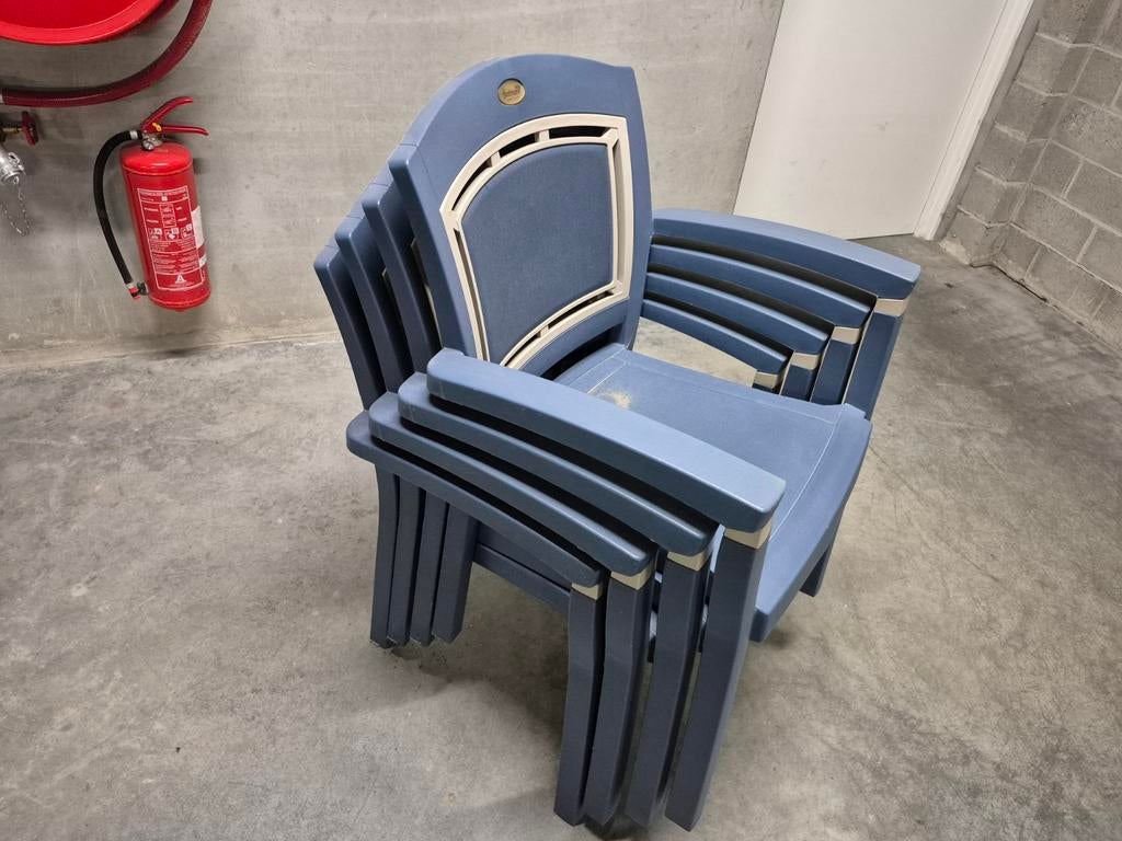 Tuinstoelen, Ophalen