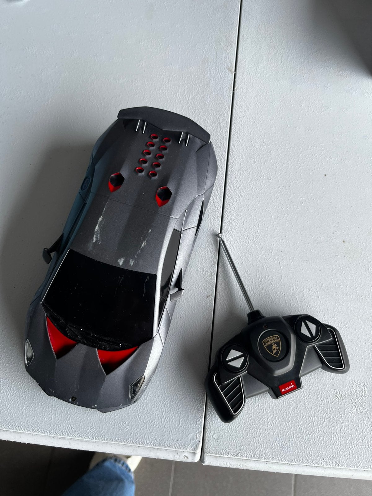 Auto op afstandsbediening, Ophalen, Zo goed als nieuw, Afstandsbediening