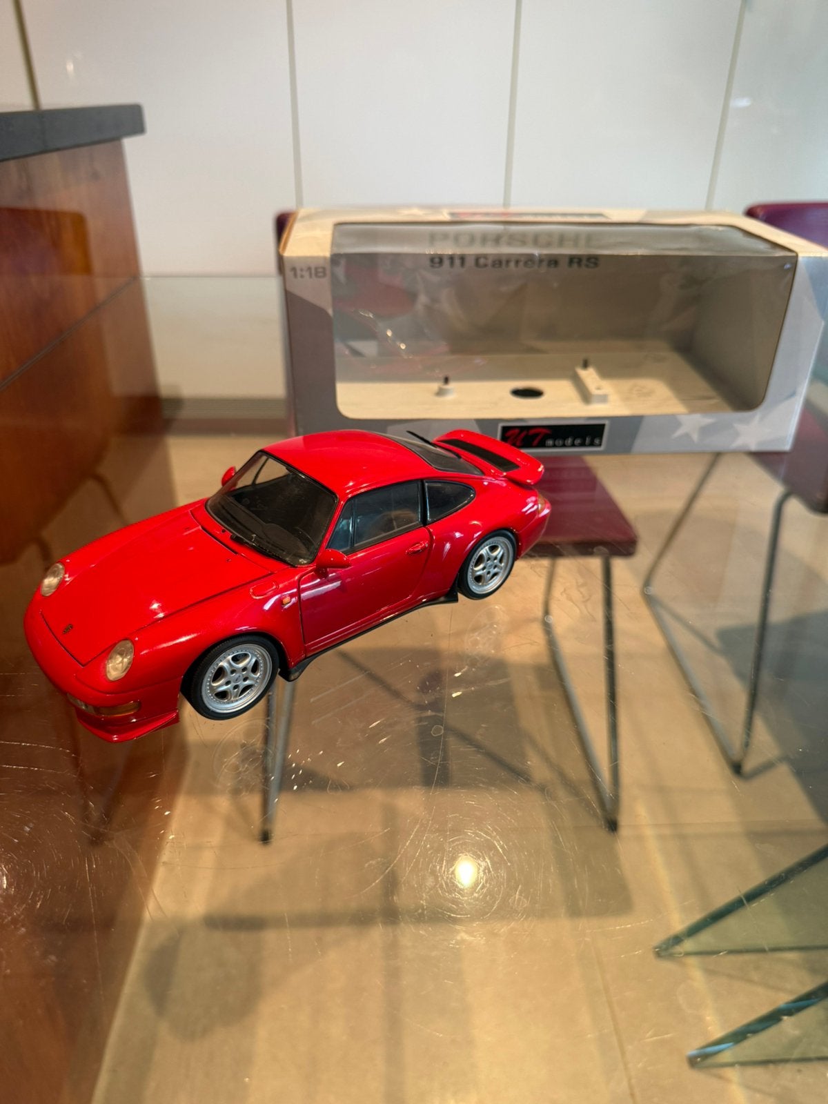 Porsche 911 993 Carrera RS Coupe 1:18 UT modellen, Hobby en Vrije tijd, Modelauto's | 1:18, Ophalen of Verzenden, Zo goed als nieuw