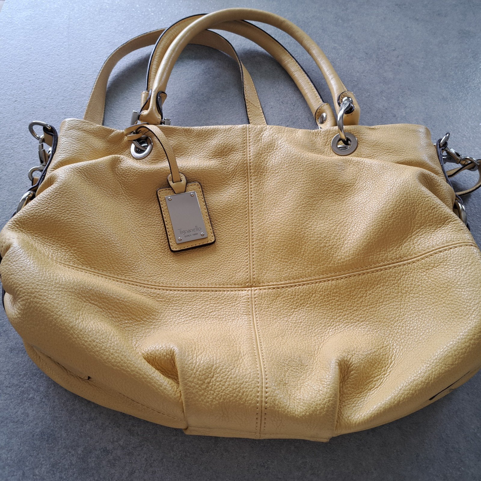 Mooie lederen hand/schoudertas, Bijoux, Sacs & Beauté, Bracelets à breloques, Enlèvement