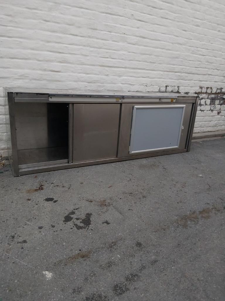 Inox kast met schuifdeuren, Ophalen