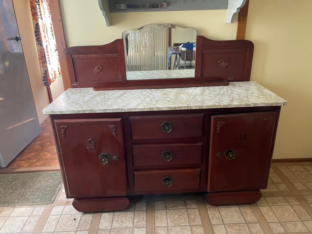 Dressoir met spiegel, Enlèvement, Utilisé
