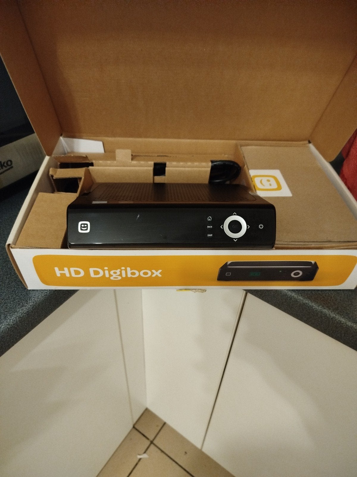 Tv hd box, Enlèvement