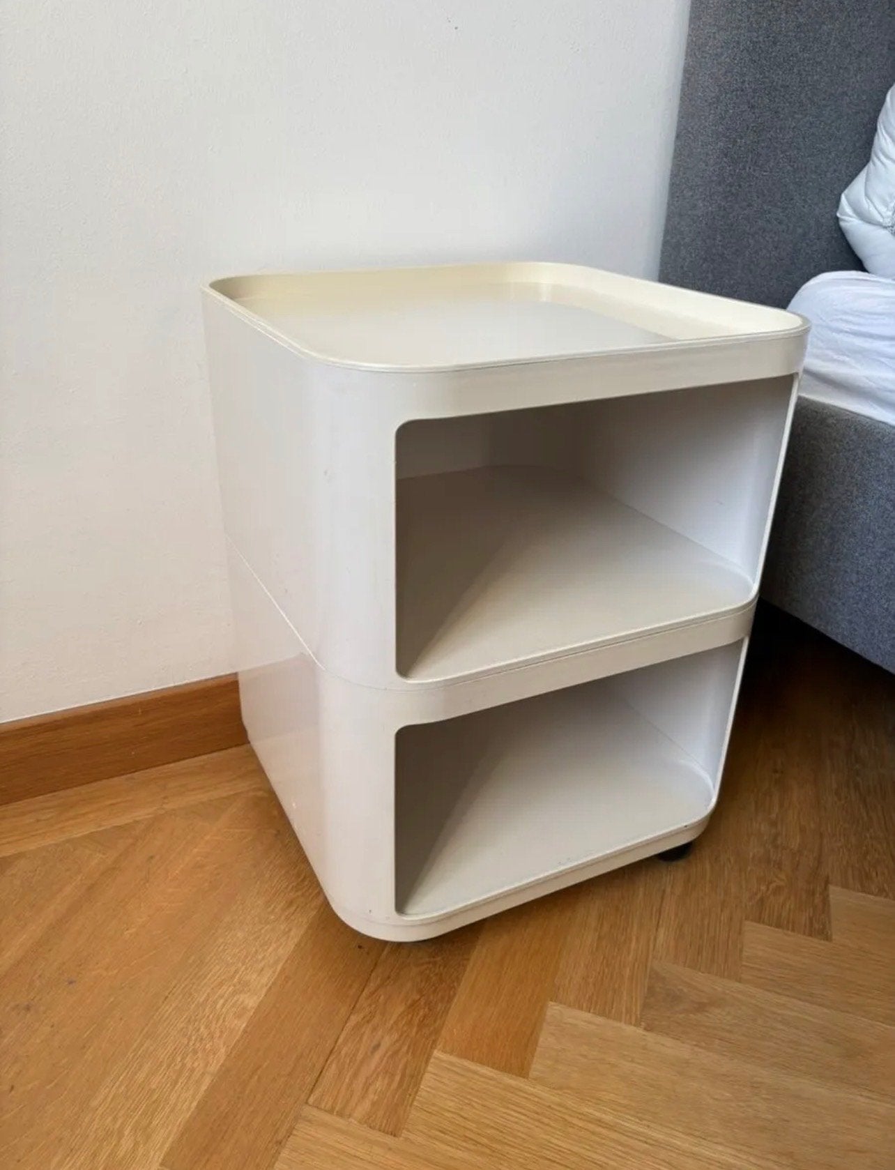 Table de chevet par Anna Castelli pour Kartell, Enlèvement ou Envoi, Moins de 55 cm, Utilisé, Moins de 45 cm