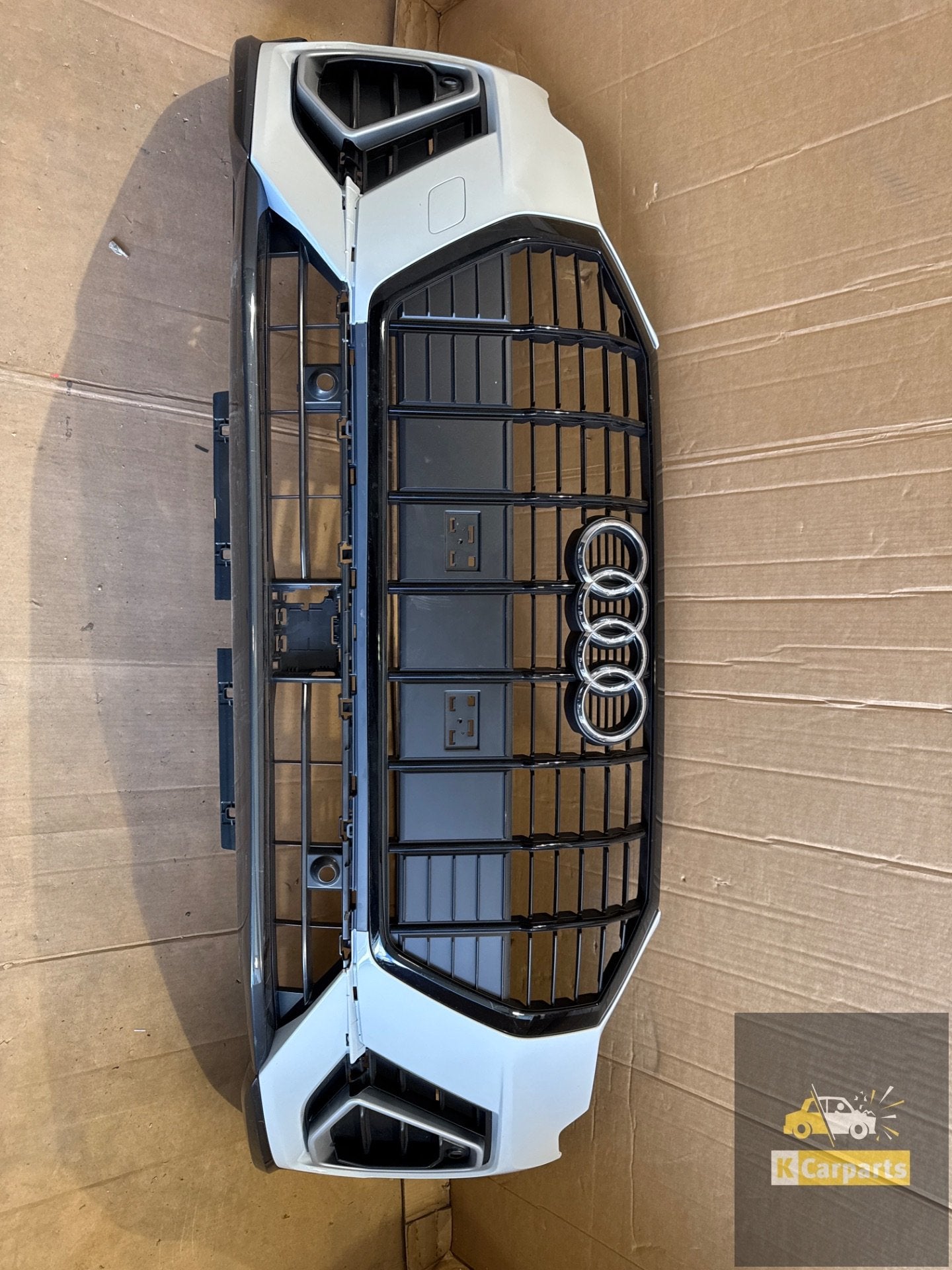 Voorbumper Audi Q3 83A F3 S-line SLINE ORIGINEEL 83A807438, Auto-onderdelen, Gebruikt, Voor, AUDI AG, Auto-Union-Strasse 1
85045  Ingolstadt, DE