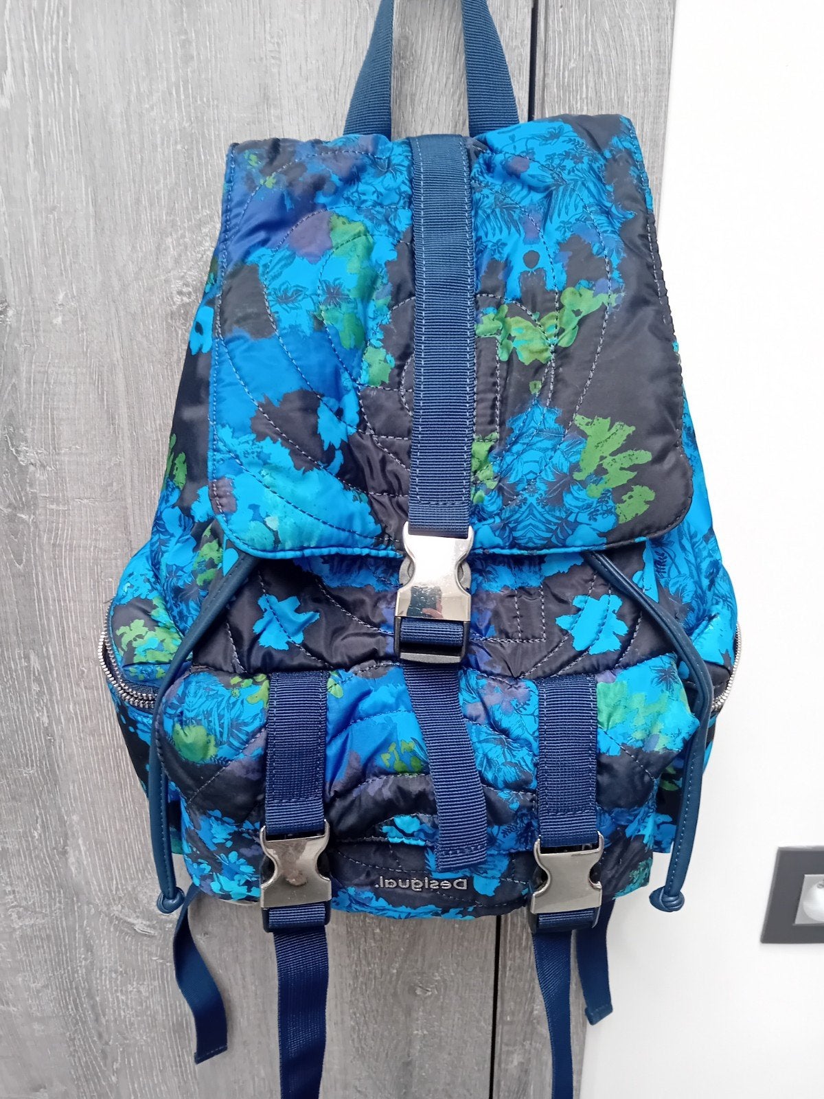sac à dos Desigual, Enlèvement
