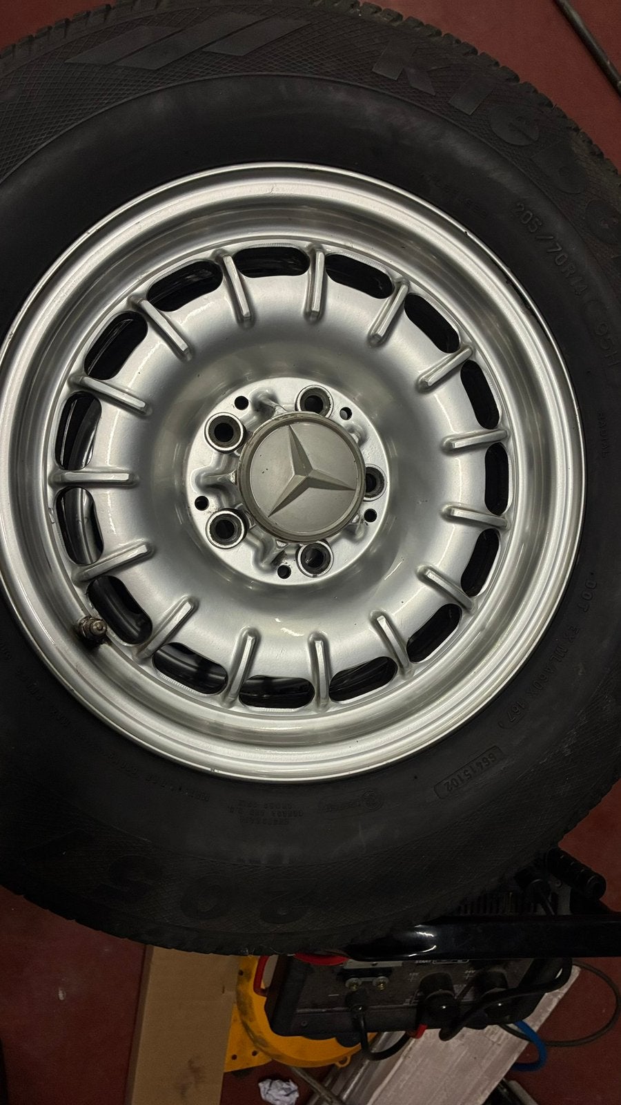 4 jantes Mercedes d'origine avec de bons pneus, Autos : Pièces & Accessoires, Enlèvement