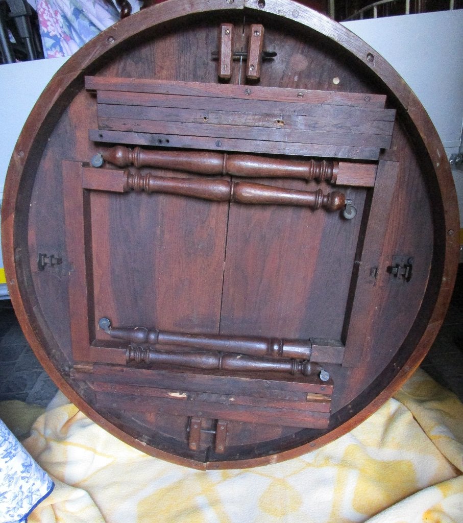 Antiek ronde tafel., Ophalen