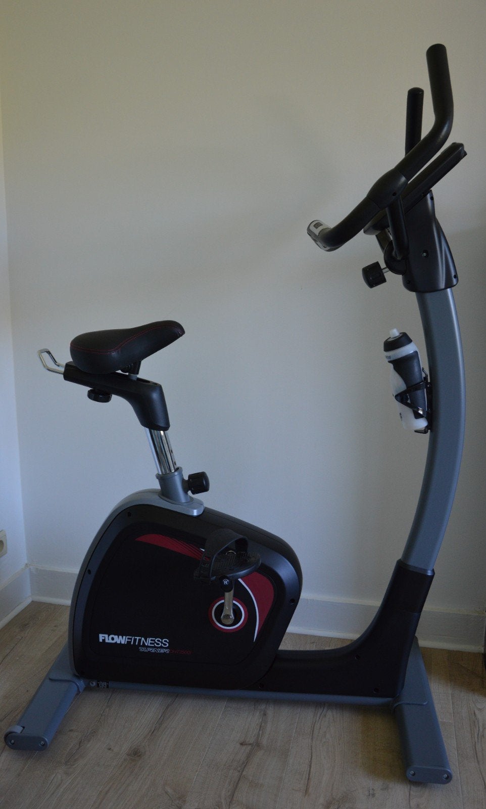 Vélo d'appartement Flow Fitness Turner dht 2500i, Jambes, Comme neuf, Enlèvement, Vélo d'appartement