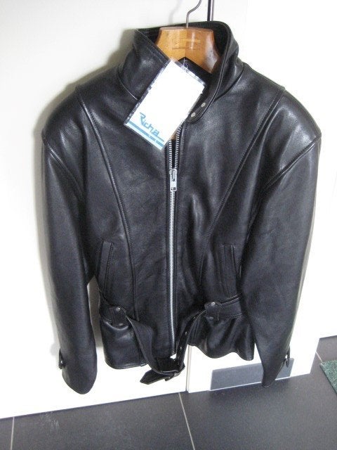 Gilet de moto en cuir Richa pour femme M 40 Nouvelle, Enlèvement ou Envoi, Femmes, Manteau | cuir, Richa