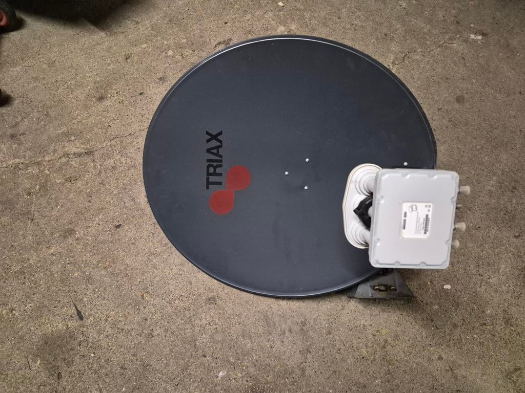 Antenne parabolique Triax avec LNB - Comme neuve, TV, Hi-fi & Vidéo, Antennes paroboliques, Antenne (parabolique), Enlèvement