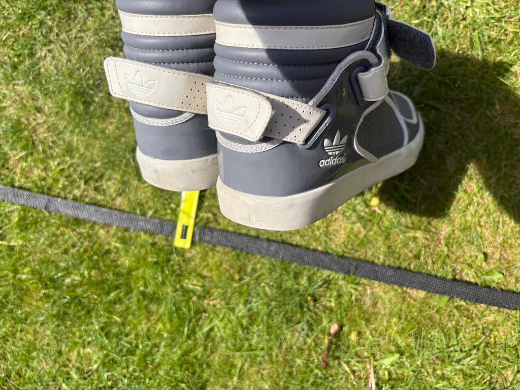 Addidas schoenen 20jaar oud. Een pareltje !!!, Kleding | Heren, Schoenen, Ophalen, Nieuw, Overige kleuren