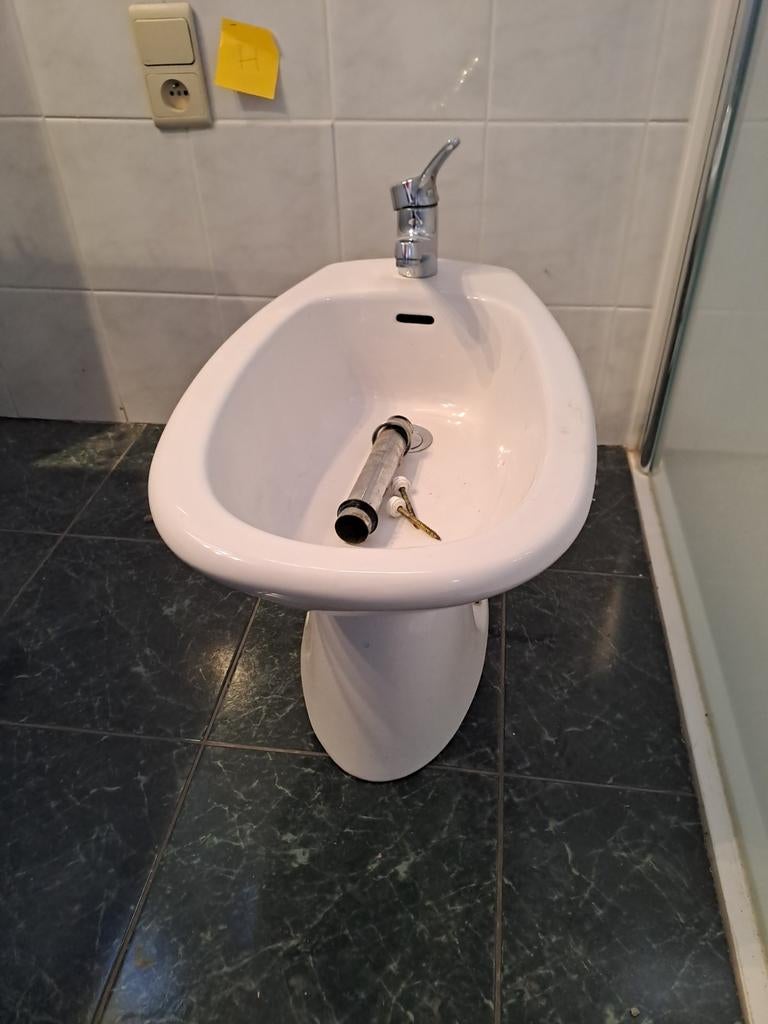 Voeten wasbakje, Doe-het-zelf en Bouw, Ophalen, Zo goed als nieuw