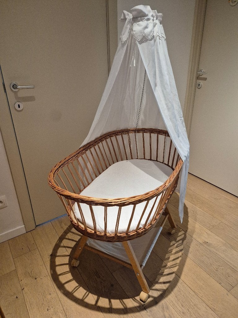 Prachtige wieg met matras, lakens en hemel, Ophalen, Gebruikt, Wieg