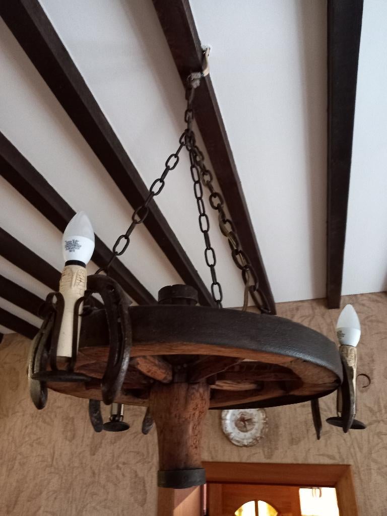 Lustres, roue de brouette., Bricolage & Construction, Électricité & Câbles, Enlèvement, Utilisé, Autres types
