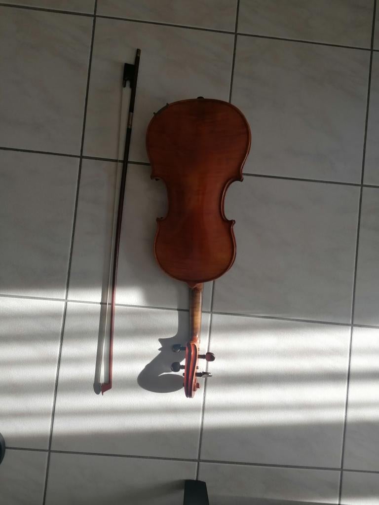 copy of Stradivarius, Musique & Instruments, Enlèvement, Violon