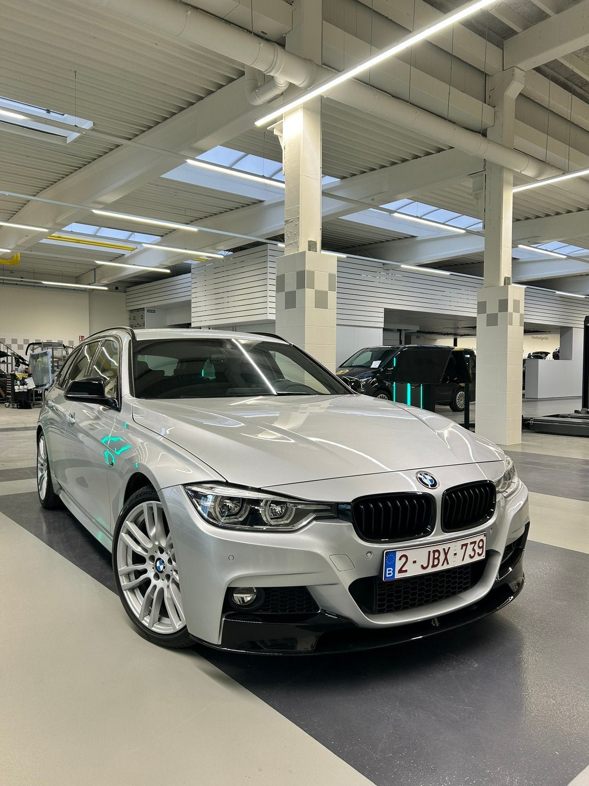 BMW F31 LCI Touring 318d M-pack, Autos, BMW, Achat, Euro 6, Phares entièrement LED, Carnet d'entretien