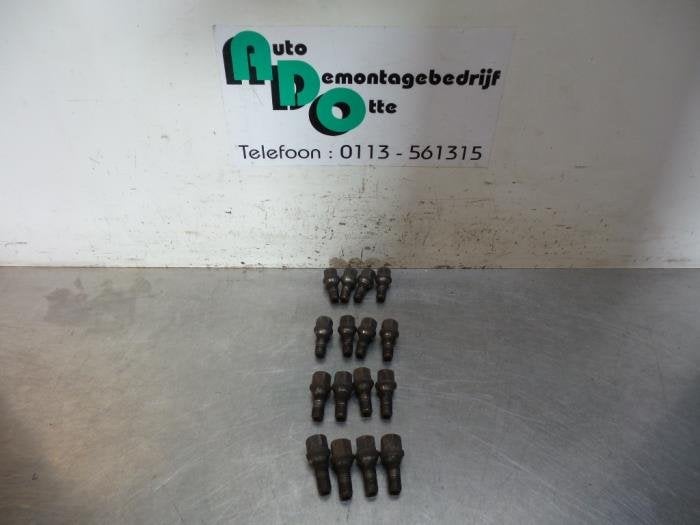 Kit boulons de roue d'un Opel Meriva (Meriva 03-), -, Opel, 3 mois de garantie, Utilisé