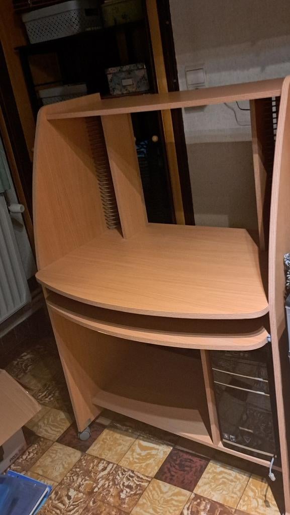 Bureau ordinateur, Enlèvement