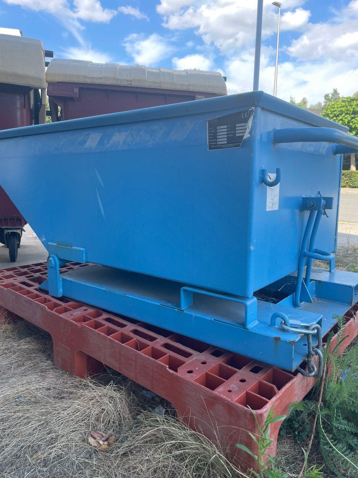 Benne basculante 250L, Enlèvement