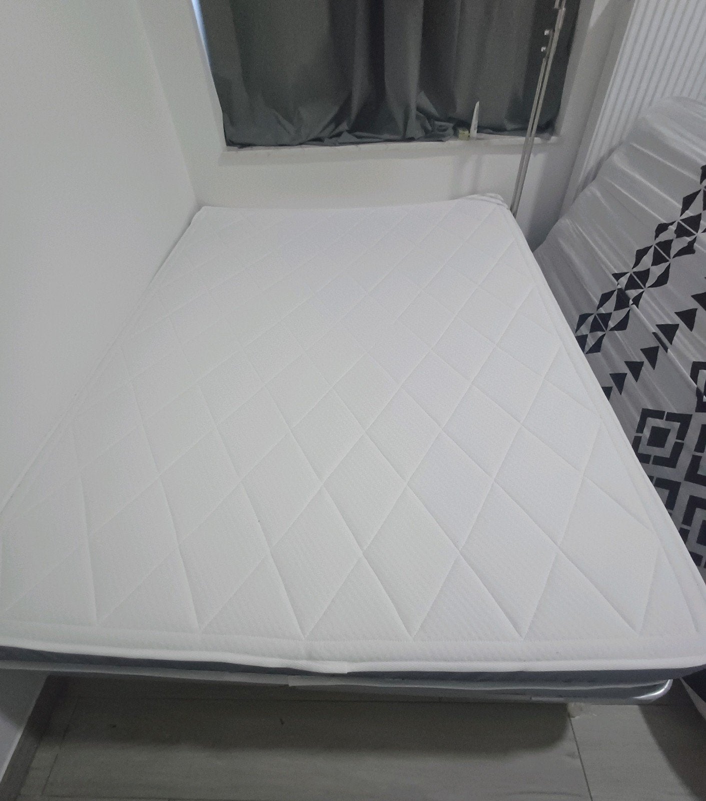 Matras + onderstel 200 cm x 140 cm, Ophalen, Tweepersoons, 140 cm, Zo goed als nieuw