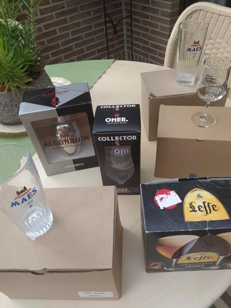 Opruiming glazen, Verzamelen, Ophalen