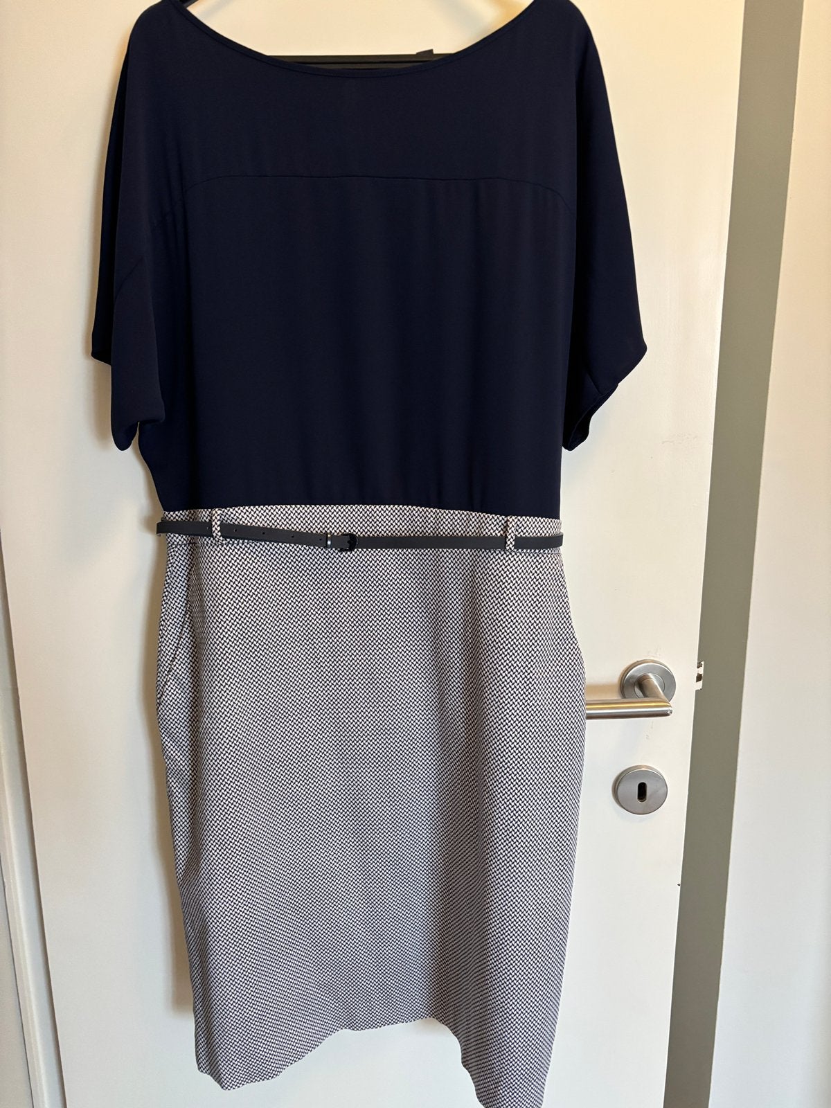 Nette business jurk, Blauw, Maat 42/44 (L), Ophalen of Verzenden, Zo goed als nieuw